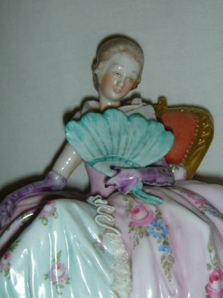 PRETTY VINTAGE CAPODIMONTE PORCELAIN SEATED LACE LADY FIGURINE HOLDING A FAN 9