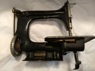 Old Vintage Singer Chain Stitch Sewing machine Model 24 - 13 5