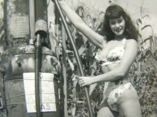 BETTIE PAGE 5 x 7 VINTAGE 1950 ' s PIN UP PHOTOGRAPH X - RARE 2
