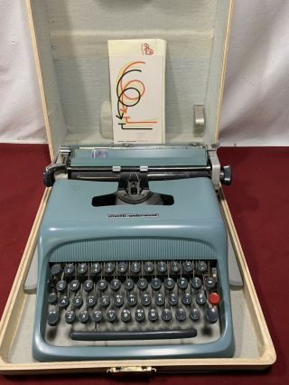 Vintage Olivetti Made In Italy Studio 44 Portable Typewriter W/case