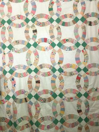 Large Vintage Hand Stitched Double Wedding Ring Quilt Top In Feedsack Fabrics