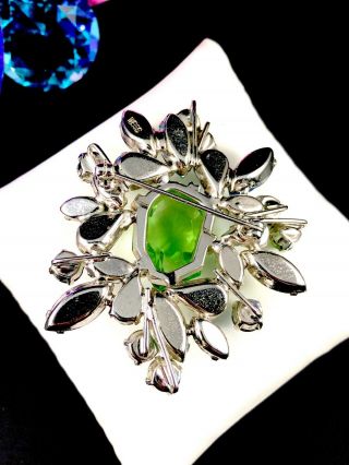 1950’S WEISS SILVER - TONE LIME GREEN GAMMATIC AB RHINESTONE BROOCH EARRINGS SET 8