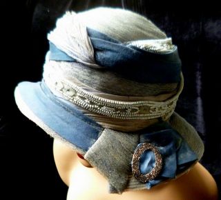 Vintage 1920s - 1930s Cloche Hat Silk Velvet Beadwork 22 "