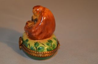 Vintage Limoges French Figural Trinket Box – Full Body Monkey with Baby 4