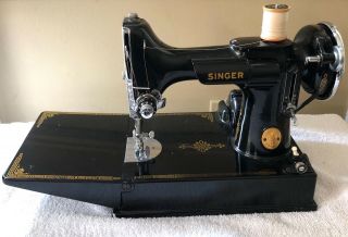 1946 Vintage Singer Sewing Machine / Featherweight 3 - 110 / Pedal & Tray / Usa