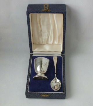 Stylish Boxed Solid Sterling Silver Egg Cup & Spoon 1973 2