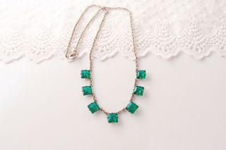 Vintage Art Deco Emerald Green Dainty Glass Jewel Necklace Choker Collarette 20s