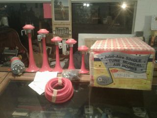 Vintage Old Stock Jubilee Musical Air Horn Set - Dixie Box