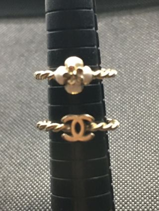 Chanel Camélia Flower Enamel And Classic Cc Logo Ring.  Authentic Vintage 6.  5