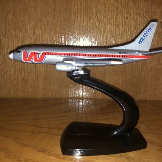 Vintage Western Airlines Boeing 737 - 347 N3301 Airjet 1/200 Scale Model