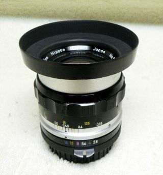 Vintage Nippon Kogaku NIKON Nikkor - S Auto Ai 35mm f/2.  8 Lens w/ HN - 1 HOOD,  Caps 3