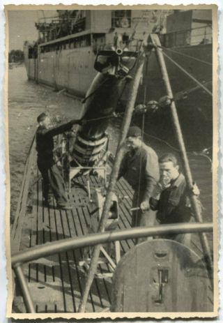 German Wwii Archive Photo: Torpedo Uploaded Into Kriegsmarine U - Boat
