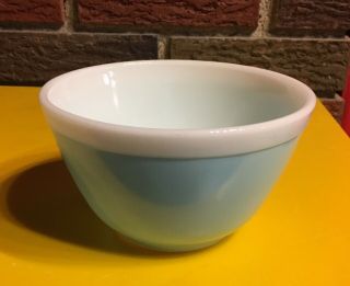 Vintage Pyrex 401 Americana Multitone Light Blue White Rim Bowl 1 1/2 Pint 1.  5