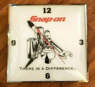 Snap - On Tools Ssx17p112 Vintage Square 15 " Glass Bubble Lighted Led Clock