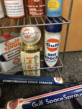 VINTAGE GULF OIL CO.  Display Rack Cans Sprayers Gas Station Items 4