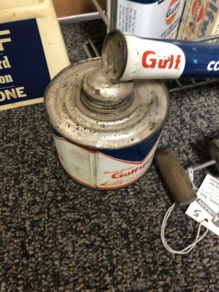 VINTAGE GULF OIL CO.  Display Rack Cans Sprayers Gas Station Items 6