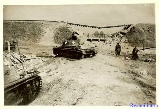 Press Photo: Best German Pzkw.  Ii Panzer Tank Passed Bombed Bridge; Poland 1939