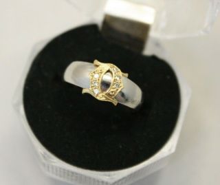 Vintage 18k 2 - Tone Gold Letter  O  W/ 6 Diamonds Accent Band Ring 3.  6g Size 6