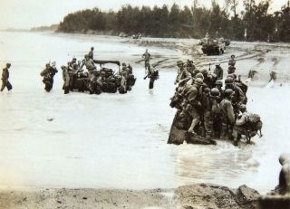 1944 Rare Wwii Photos Battle Of Hollandia Us Army Guinea Campaign