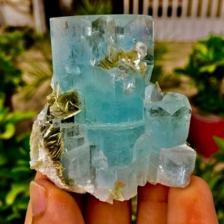 547 Ct Very Rare Top Quality Natural Blue Color Aquamarine Crystal