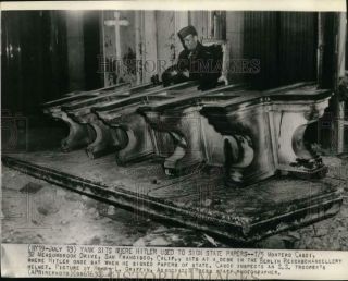 1945 Press Photo Montero Casci Sits At Desk,  Berlin Reich Chancellery,  Germany