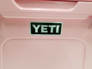 YETI Tundra 50 Pink Cooler -.  RARE With Pink Hat and basket. 5