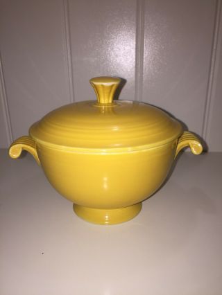 RARE VINTAGE FIESTA YELLOW COVERED ONION SOUP BOWL LID FIESTA WARE 9