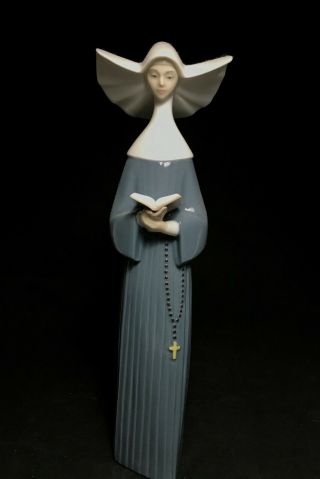 Vintage Lladro Prayerful Moment Blue 5500 Porcelain Figurine