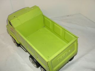 VIntage Tonka Lime Green Hydraulic Dump Truck in the Box 4