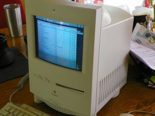 vintage Apple Macintosh (Mac) Color Classic 250 MB max ram system 7.  5.  1 7