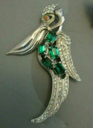 Vintage Art Deco Pelican Bird Clear Emerald Rhinestone Brooch Pin Figural 3 