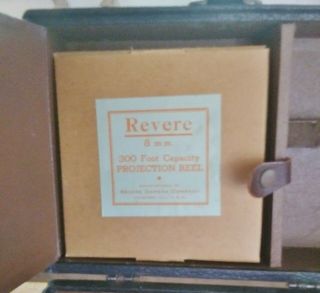 VTG Revere De Lux 8mm Model 85 Movie Projector With Case and Accessories EUC 2