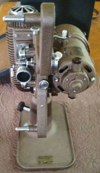 VTG Revere De Lux 8mm Model 85 Movie Projector With Case and Accessories EUC 6