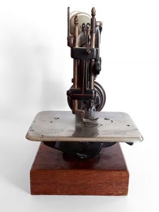 Willcox and Gibbs Antique/Vintage Toy Sewing Machine 3