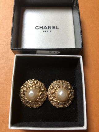 Signed Authentic Rare Vintage Chanel Pearl Gold Clip On Earrings
