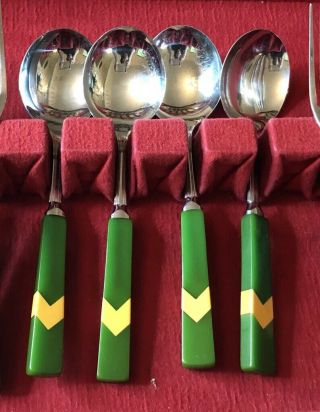 Rare 17 Pc Vintage Bakelite Chevron Flatware Set Green Yellow Catalin in Case 6