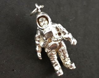 Rare Vintage Sterling Silver Charm Moving Spaceman Astronaut Detailed Nuvo? 925