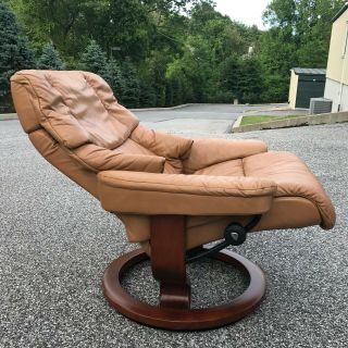 Vintage Ekornes Stressless Recliner Lounge Chair Tan Leather