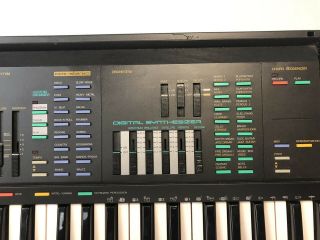 Yamaha PSR 36 Vintage Digital Synthesizer Keyboard 3