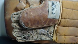 1970 ' s Vintage Rare Leather COOPER GM12 Full Right Goalie Blocker Hockey Glove 8