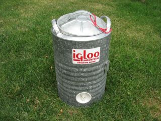 Vintage Igloo Galvanized Metal 5 Gallon Perm - A - Lined Drinking Water Cooler