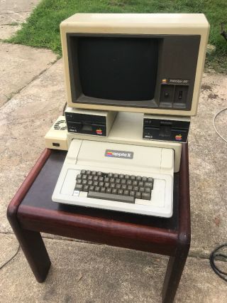 Vintage Apple Ii Computer