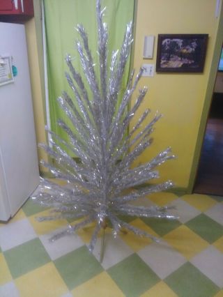 Vintage 6 ft tall Branch Aluminum Christmas tree Aluminum Specialty Co. 6