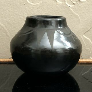 VINTAGE SANTA CLARA OR SAN ILDEFONSO PUEBLO BLACK POTTERY JAR POT BOWL UNMARKED 2