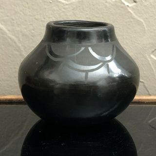 VINTAGE SANTA CLARA OR SAN ILDEFONSO PUEBLO BLACK POTTERY JAR POT BOWL UNMARKED 3