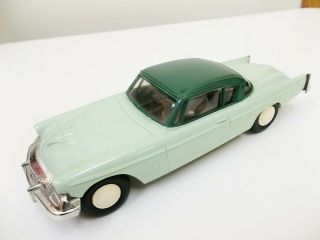 Amt 1955 Studebaker Commander 1:25th Scale Friction Promo Car Two - Tone Green