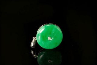 Vintage Chinese Deep Green Jade 750 18k Gold Diamond Pendant A53145