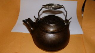 Vintage Lodge Cast Iron Tea Kettle Pot Spring Handle Swivel Lid Usa Made 2tk2