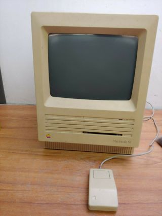 Vintage Macintosh Se Model M5011 With Hard Drive,  Floppy And Mouse