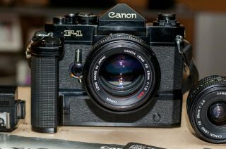Canon F - 1 W/ 55mm F1.  2 S.  S.  C. ,  28mm F2.  8,  35 - 105mm F3.  5 Rare Vintage Hard Case